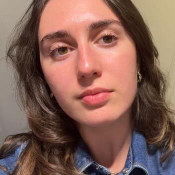 Babysitter in Seville: Clara