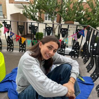 Babysitter em Oxónia: Anoushka