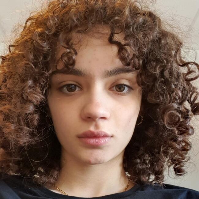 Babysitter in Paris: Mina