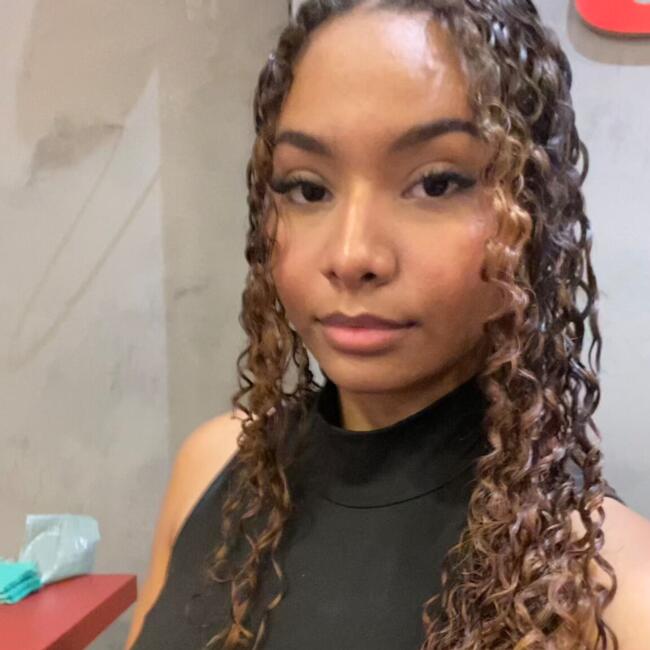 Babysitter in Montes Claros: Julia