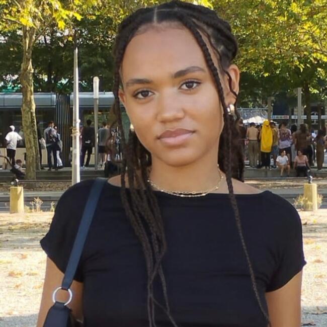 Babysitter in Talence: Manon