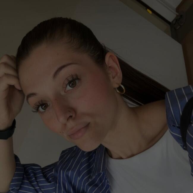Babysitter in Prague: Maya