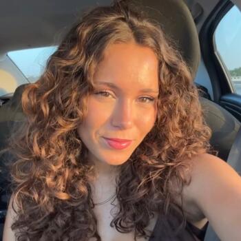 Babysitter in Olival Basto: Dayana