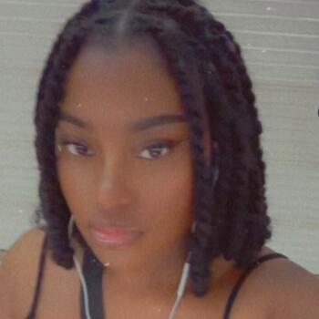 Babysitter in Bondy: Nelly