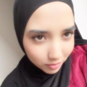 Babysitter in Sint-Jans-Molenbeek: Malak