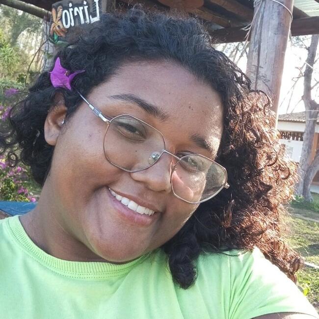 Babysitter in Campos dos Goytacazes: Aline