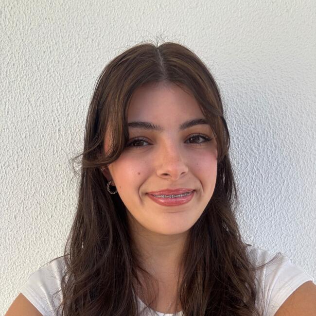 Babysitter em São João da Talha: Iara