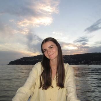 Babysitter in Nice: Lola