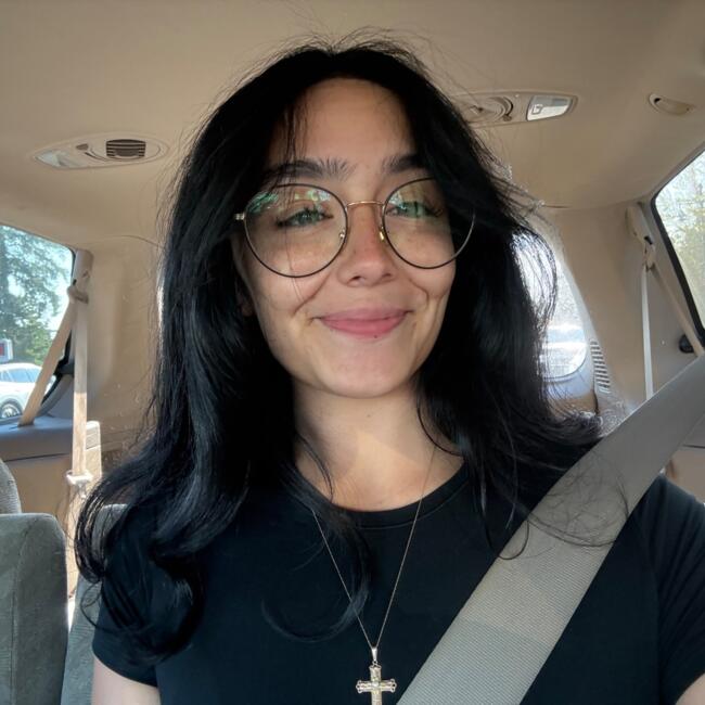 Babysitter in Muncie: Aurora