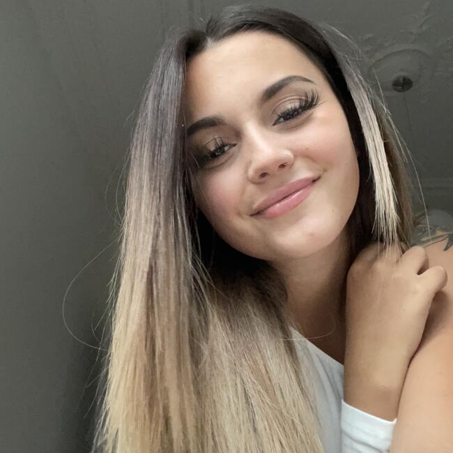 Babysitter in Luxembourg: Amy