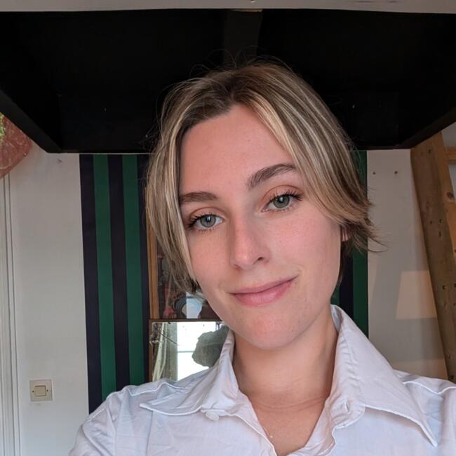 Babysitter in Bristol: Maddie