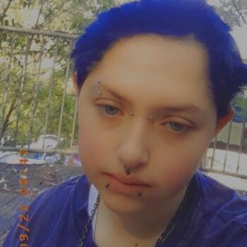 Babysitter in Central Coast: Grey