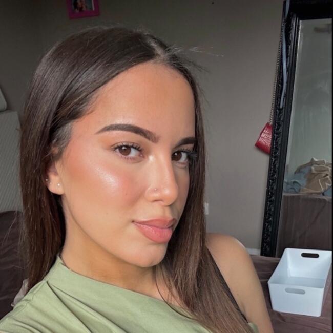 Babysitter in Thonon-les-Bains: Nellya