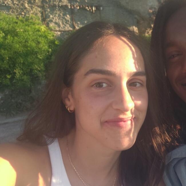 Babysitter a Carrara: Rebecca