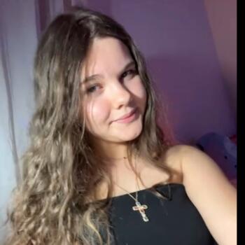 Babysitter in Saint-Wandrille-Rançon: Lola