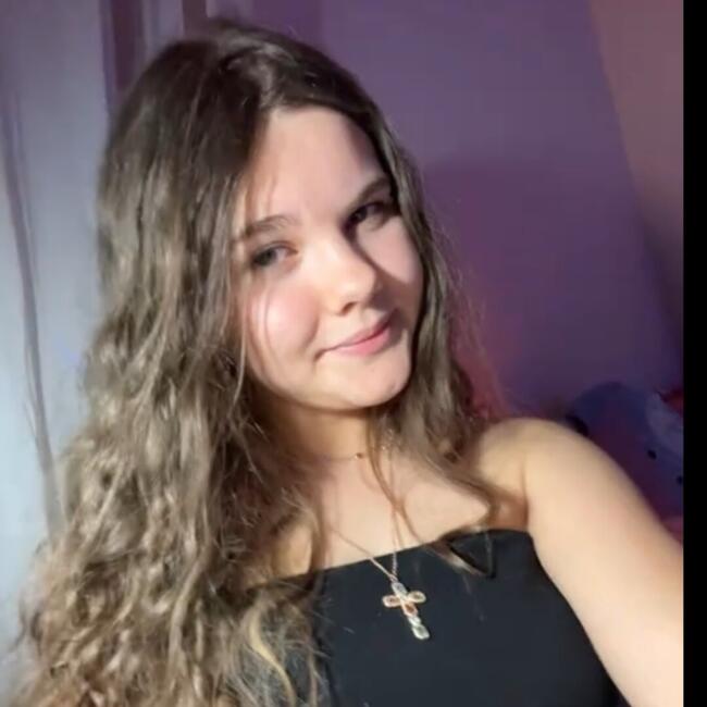 Babysitter in Saint-Wandrille-Rançon: Lola