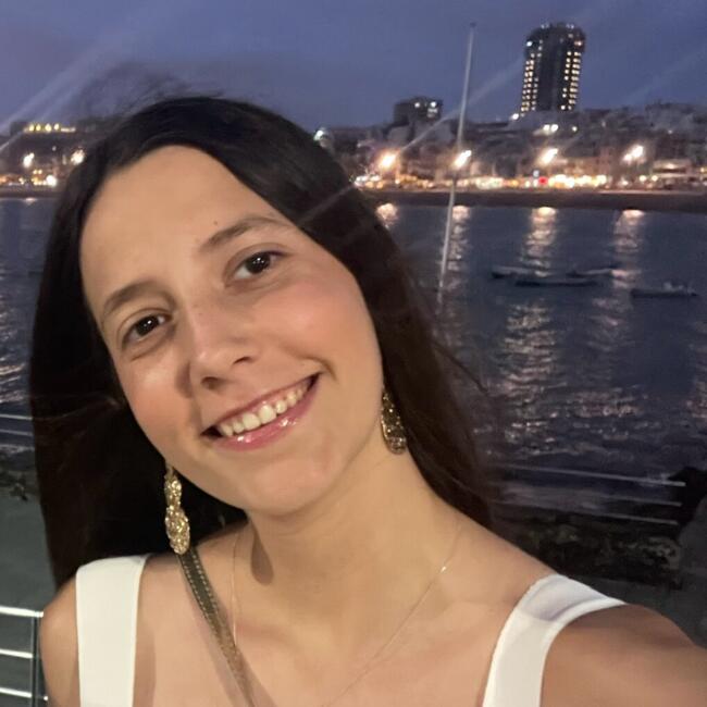 Babysitter in Girona: Yvette