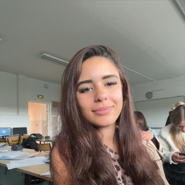 Nanny in Le Havre: Ines