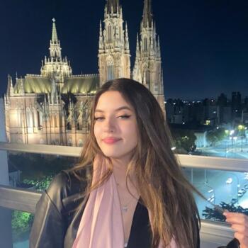 Babysitter in La Plata: Camila