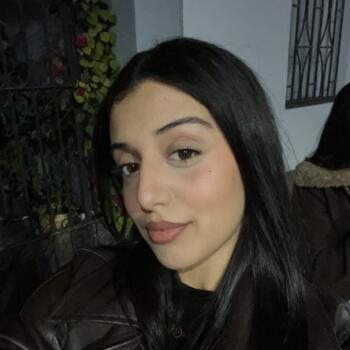 Babysitter in Seville: Yusra