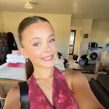 Babysitter in Hamilton: Sally