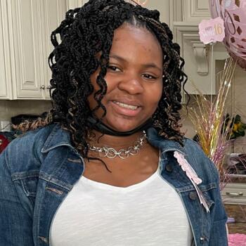 Babysitter in New Rochelle: Aria