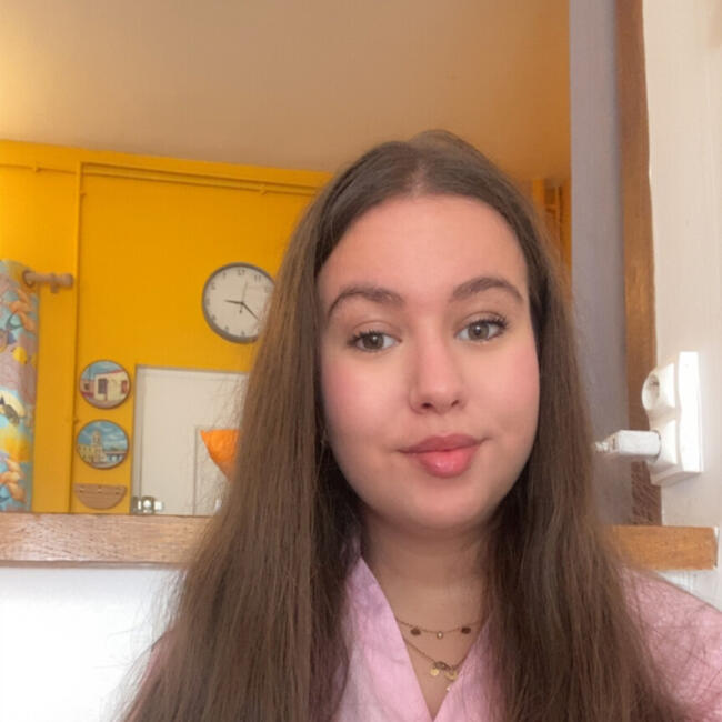 Babysitter in Clichy: Hadile