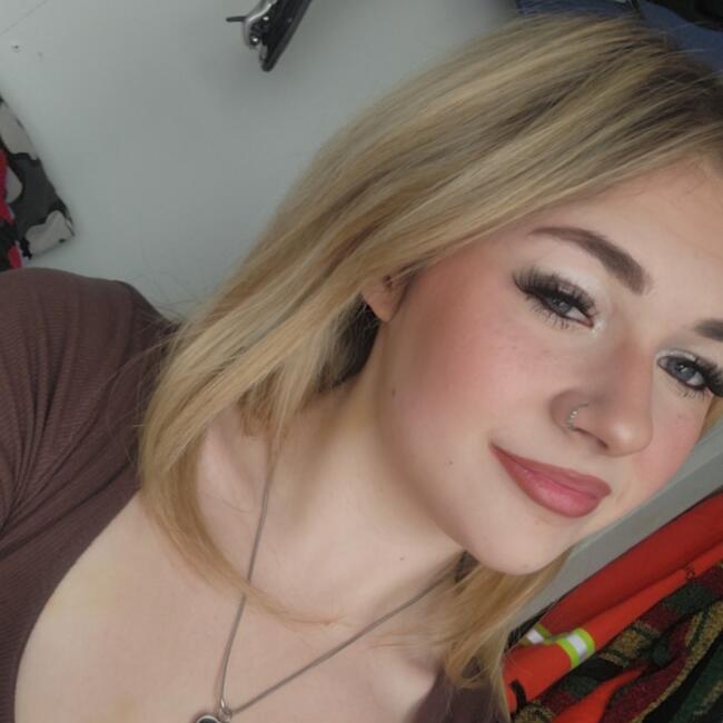 Babysitter in West Kelowna: Christina