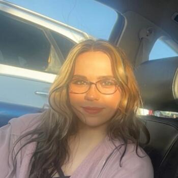 Babysitter in Council Bluffs: Lily