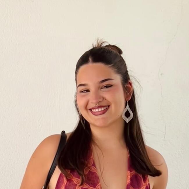 Canguro en Granada: Claudia