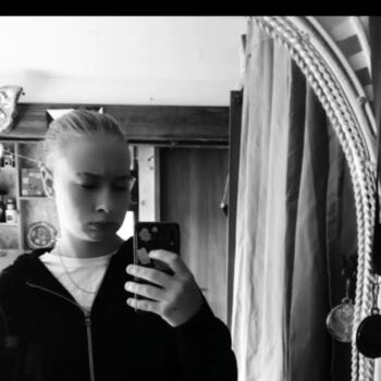 Babysitter Erquelinnes: Eva