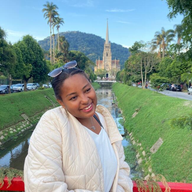 Babá em Magé: Carolina