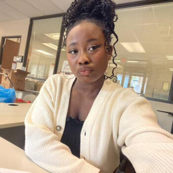 Baby-sitter in Oshawa: Christine