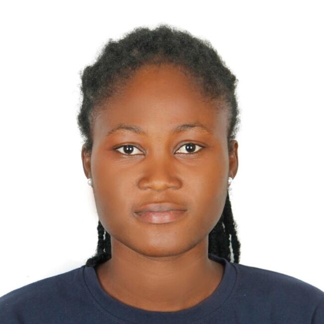 مربية أطفال في العين: Ama