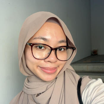 Babysitter in Singapore Island: Niki