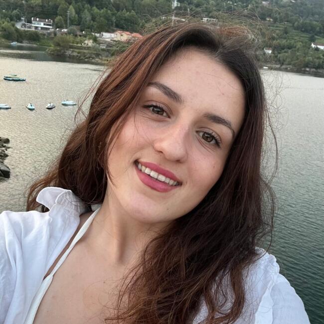 Babysitter in Reckange-sur-Mess: Lara