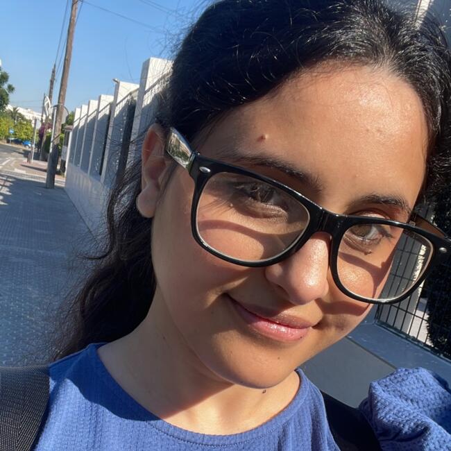 Babysitter in Seville: Shaima