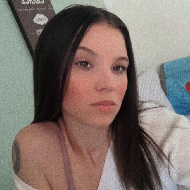 Babysitter in Ouzouer-sur-Trézée: Laury