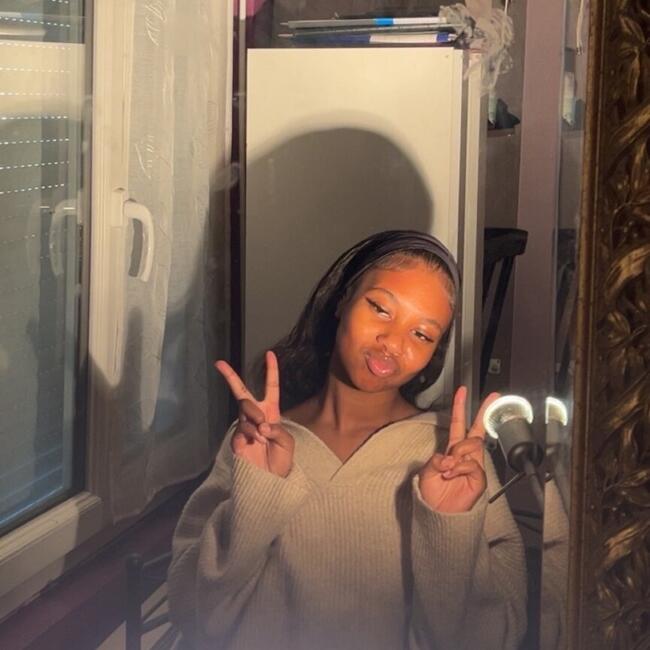 Babysitter in Saint-Maur-des-Fossés: Maya