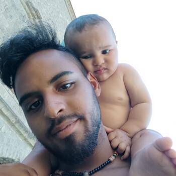 Lavoro per babysitter a Perugia: lavoro per babysitter Jonathan