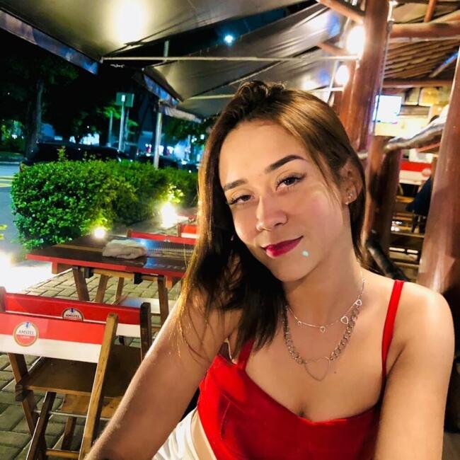 Babysitting job in Pindamonhangaba: Bruna