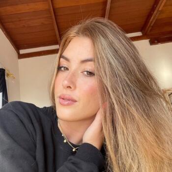 Babysitter in Palhoça: Krys