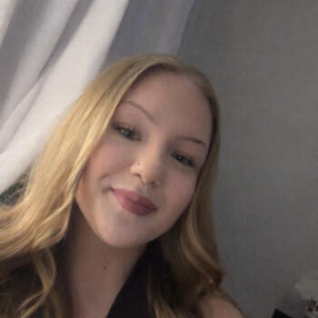 Babysitter Melbourne: Hailey