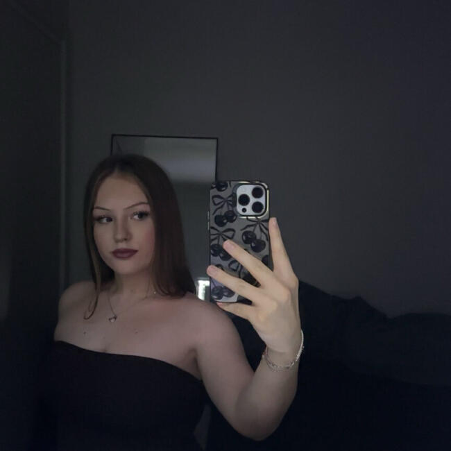 Babysitter in Melbourne: Hailey