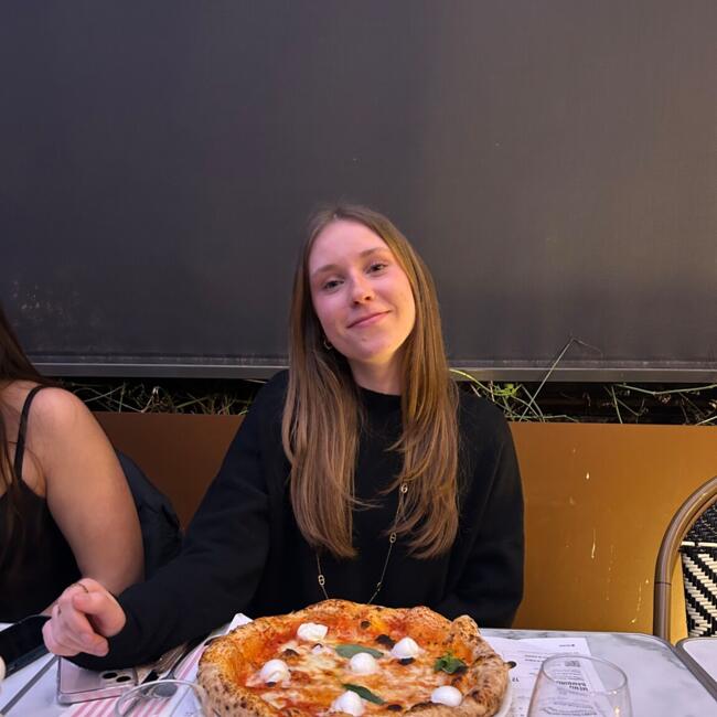 Babysitter in Mérignac: Lia
