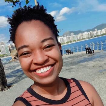 Babá em Niterói: Angela
