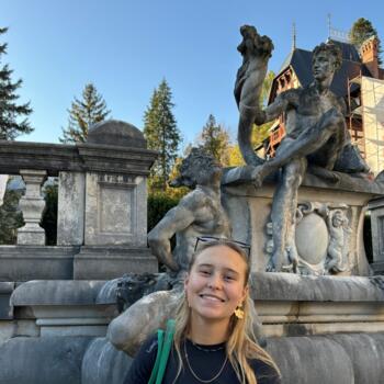 Babysitter in Nyon: Louise