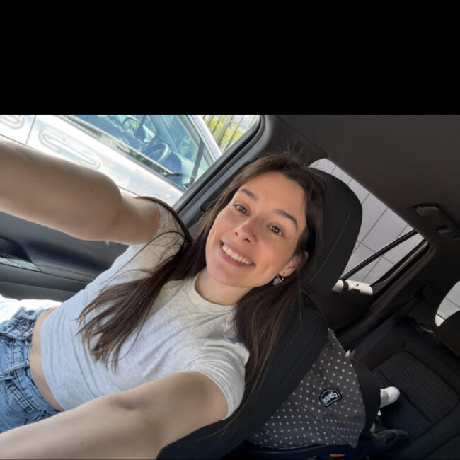 Babysitter in Seattle: Naomy