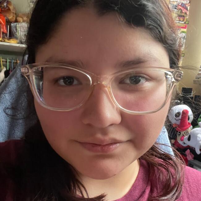 Babysitter in Central Islip: Glenda