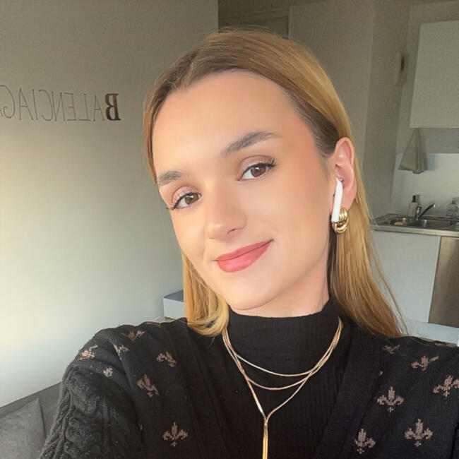 Babysitter in Rennes: Alix